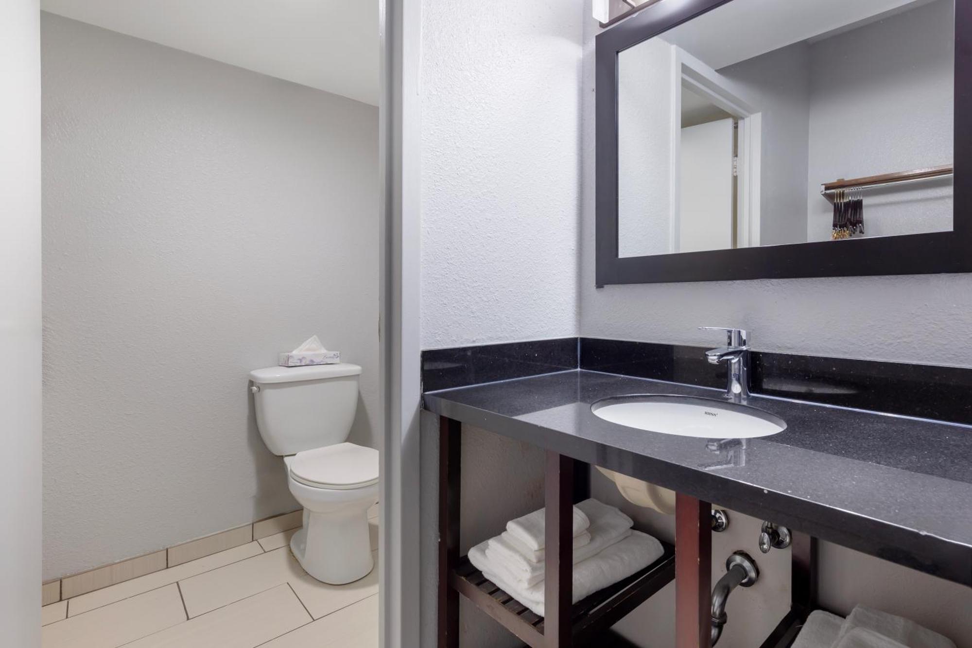 Clarion Hotel & Suites BWI Airport North Βαλτιμόρη Εξωτερικό φωτογραφία