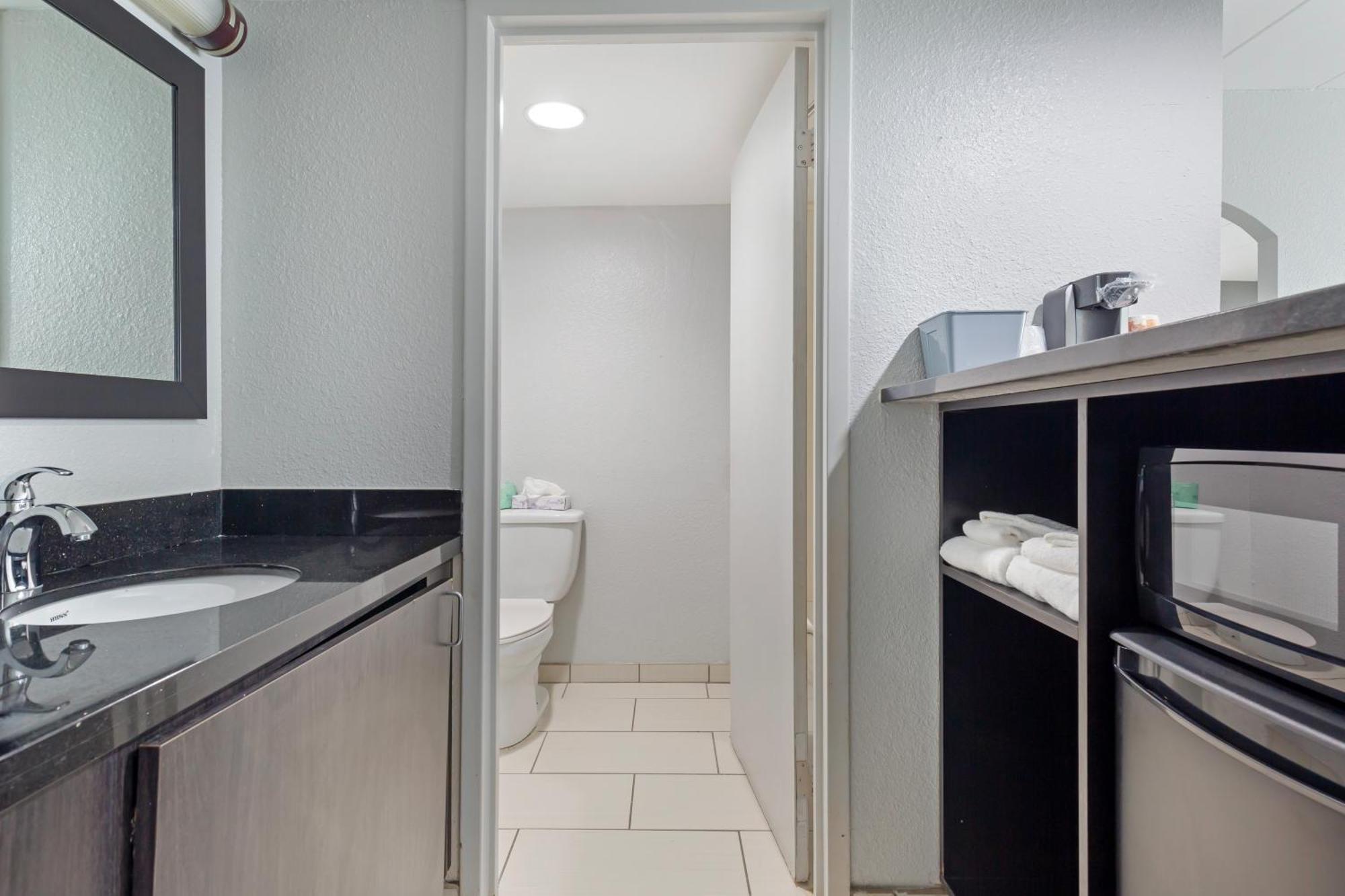 Clarion Hotel & Suites BWI Airport North Βαλτιμόρη Εξωτερικό φωτογραφία